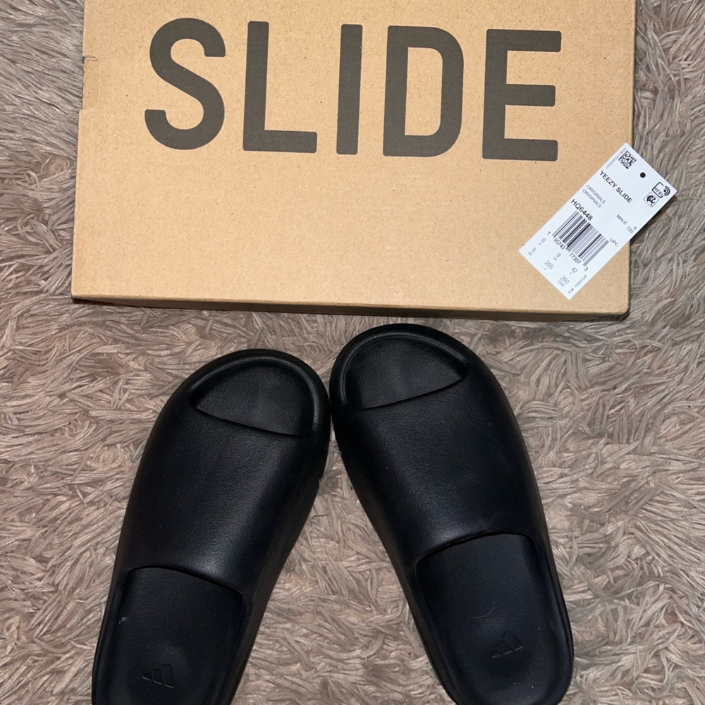 Adidas yeezy slide size 8